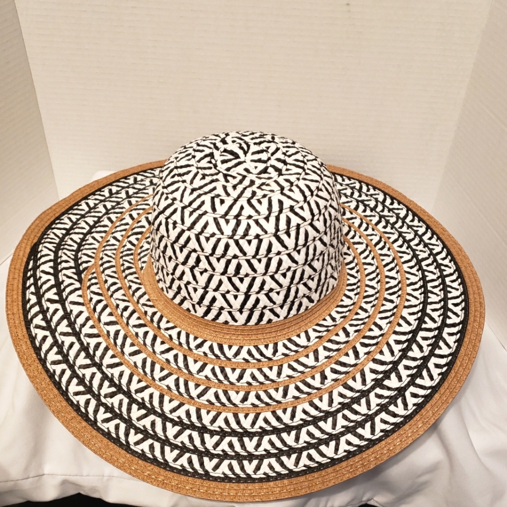 NWOT - CoCo & Carmen Boho Straw Beachy Tan, Black and White Floppy Hat Size: OS - Picture 6 of 9